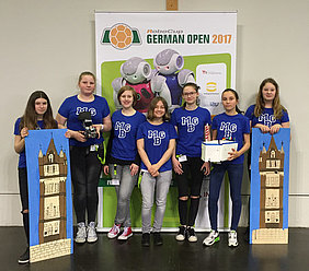 Das Team „RoboLondon“ des Mädchengymnasiums Borbeck