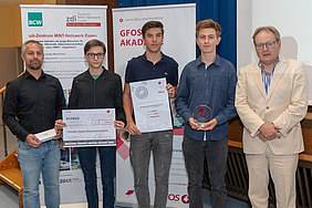 Die Gewinner des GFOS-Innovationsawards 2018 vom Theodor-Heuss-Gymnasium Essen (Foto: FOM/Tim Stender) 