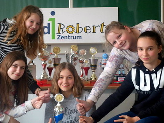 Das Team „RoboLondon“ belegte den ersten Platz im Wettbewerb OnStage.
